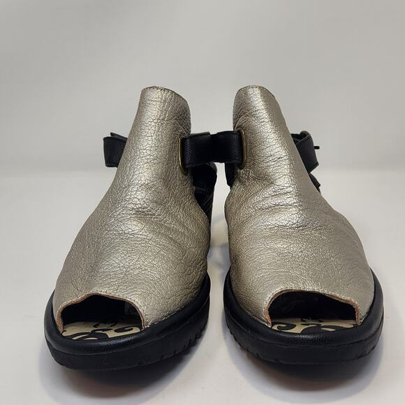 Fly London Wena Silver Black Leather Slingback Sandal Size 38 US 7.5 Peep Toe - Picture 3 of 8